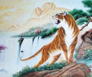 Tranh thêu con hổ, ý nghĩa và cách treo hợp phong thủy.